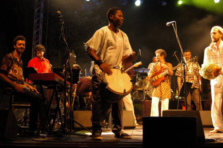 71756_205637752933929_1226775922_n