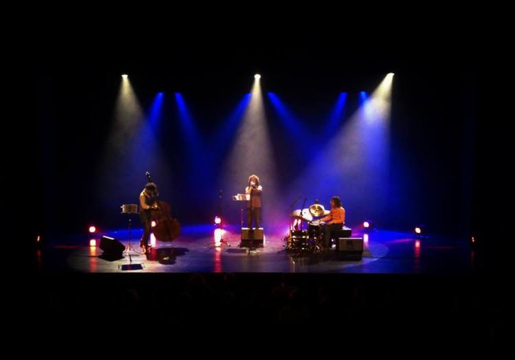 1551692_10151855425617061_396850811_n